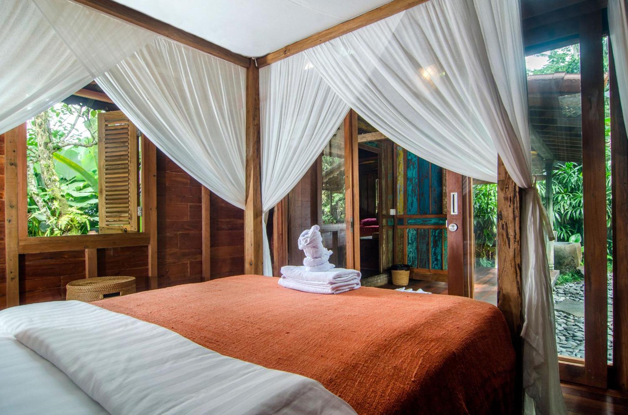 Dewi Tara Haven Bed & Breakfast กีอันยาร์ ห้อง รูปภาพ